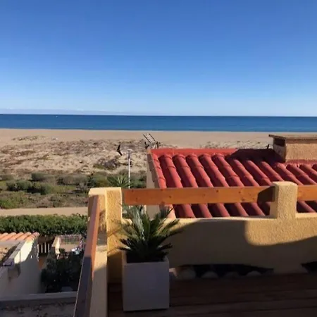 Maison Bord De Port 루케이트