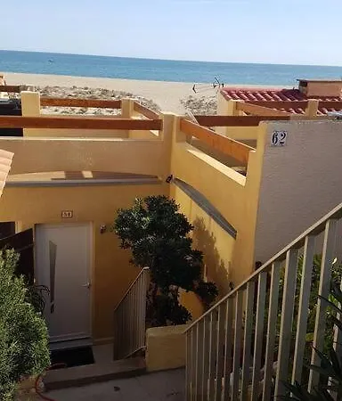Maison Bord De Port